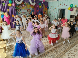 В МБДОУ "ЦРР - детский сад "Сказка" прошли выпускные В МБДОУ "ЦРР - детский сад "Сказка" прошли выпускные.